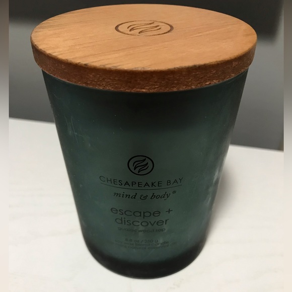 Chesapeake Bay Candle Escape + Discover - Picture 2 of 9